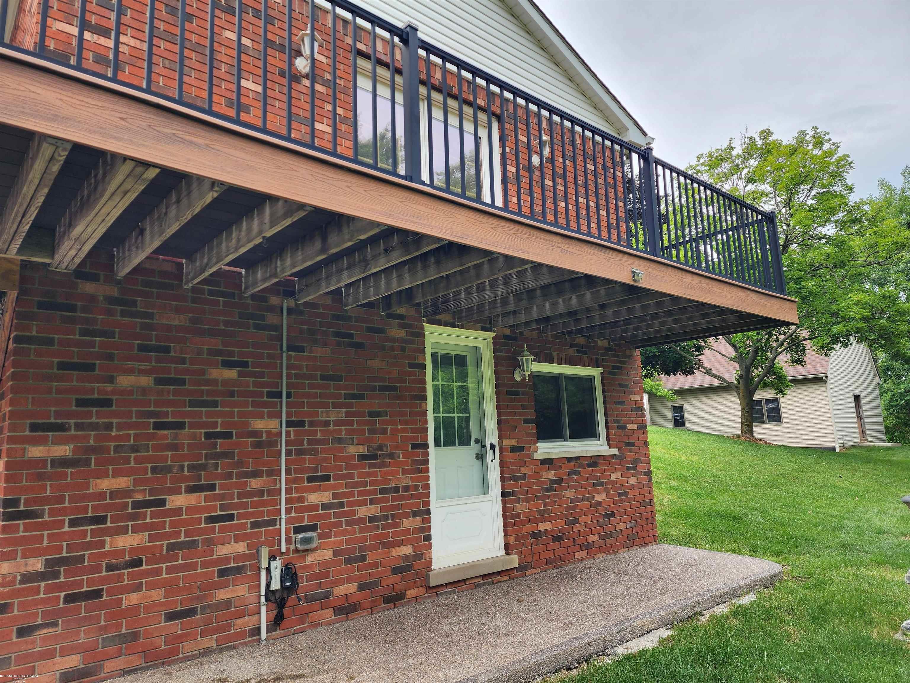 21180 Armada Ridge Road Armada, MI 48005 - Photo 18 of 40