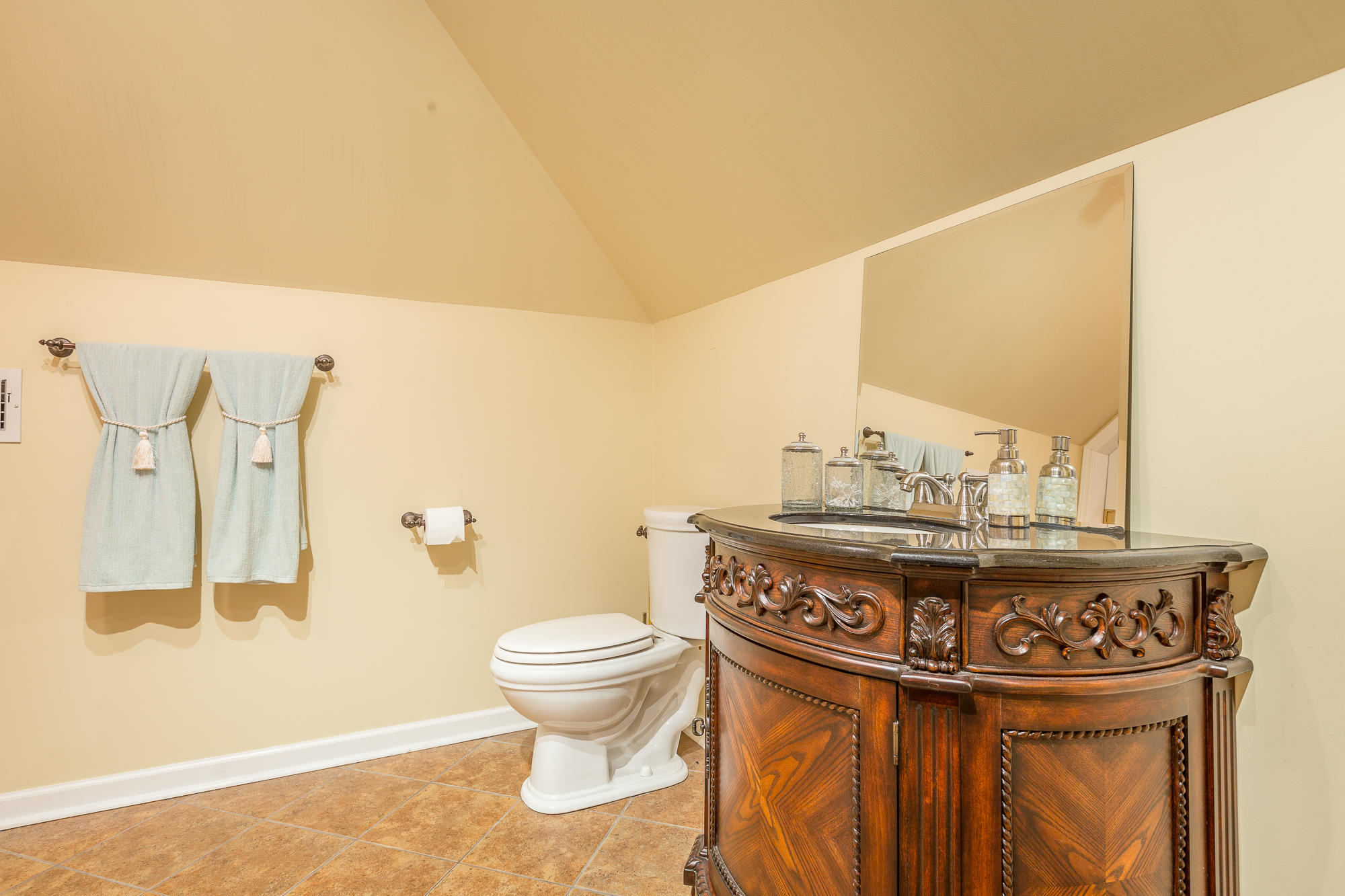 270 Aviator Drive Rising Fawn, GA 30738 - Photo 44 of 46 Full bathroom continued