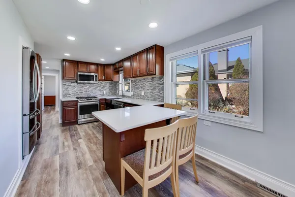 $450,000 | 8407 North Olcott Avenue, Niles, IL 60714