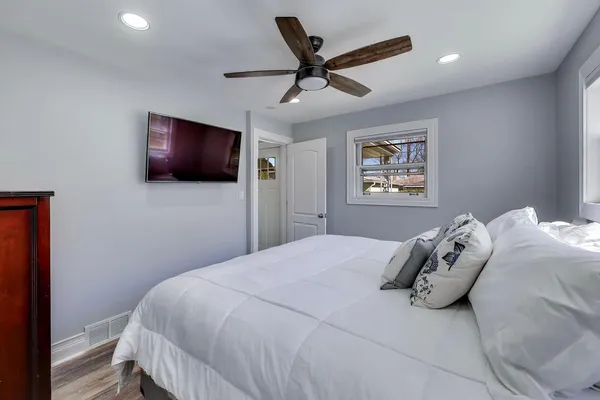 $450,000 | 8407 North Olcott Avenue, Niles, IL 60714