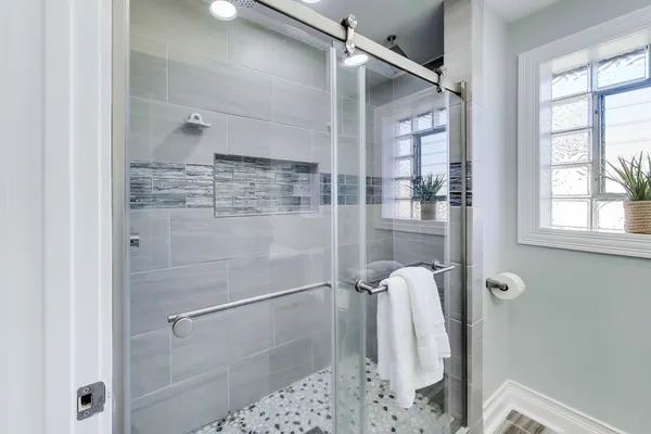 $450,000 | 8407 North Olcott Avenue, Niles, IL 60714