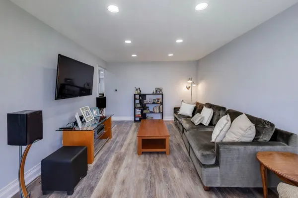 $450,000 | 8407 North Olcott Avenue, Niles, IL 60714