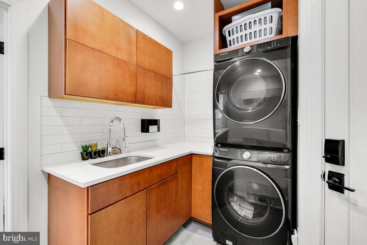 13134 Brandon Way Road Darnestown, MD 20878 - Photo 24 of 69 Main Level Laundry Room