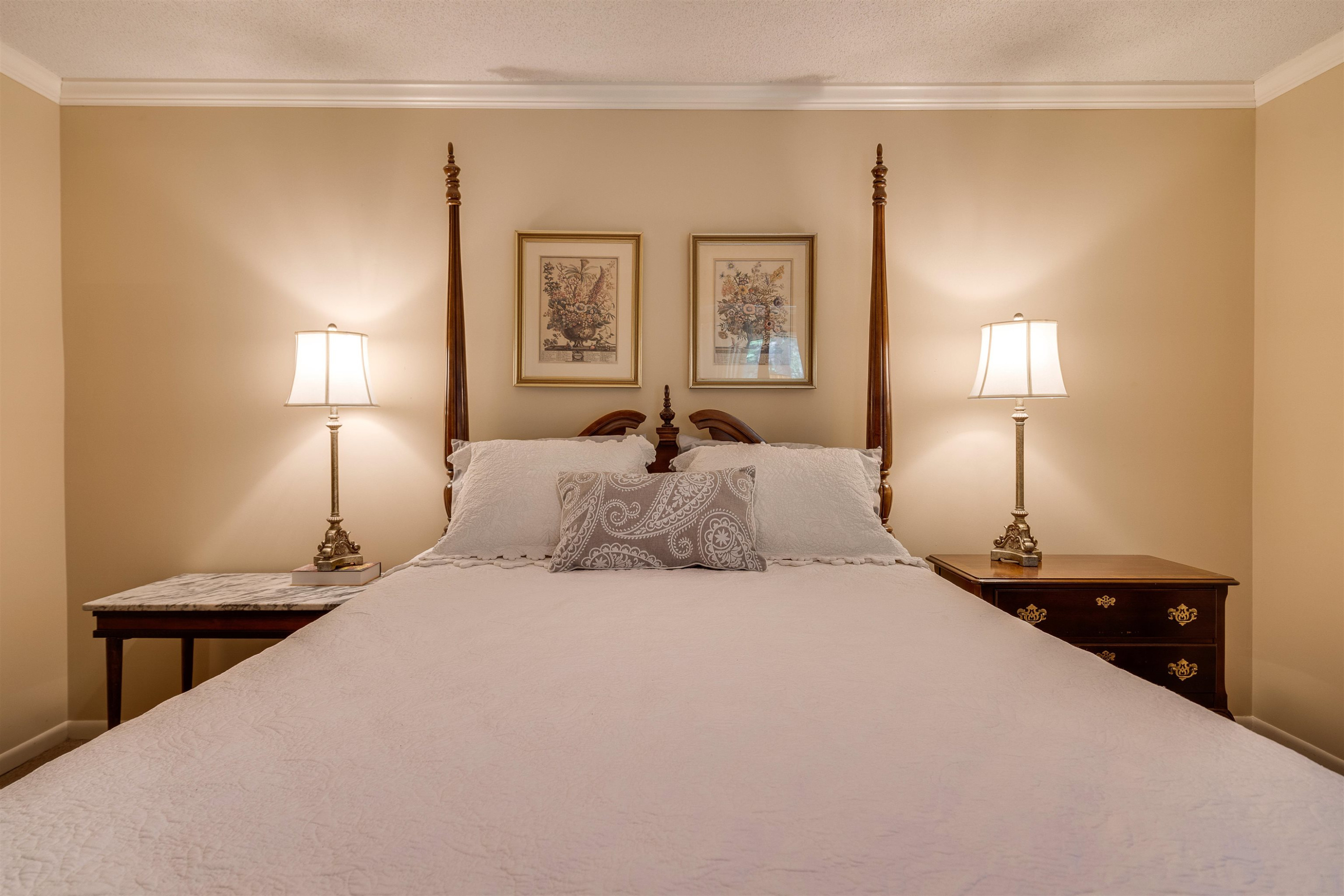 1 Pinnacle Road Durham, NC 27705 - Photo 21 of 38 a bedroom with a bed and a lamp