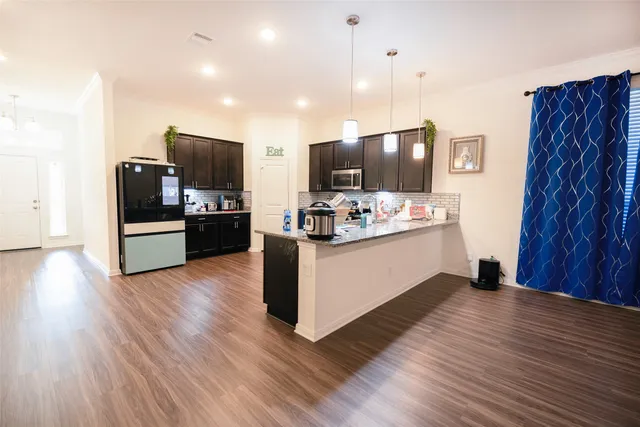 $2,300 | 1008 Old Vine Road, Brenham, TX 77833