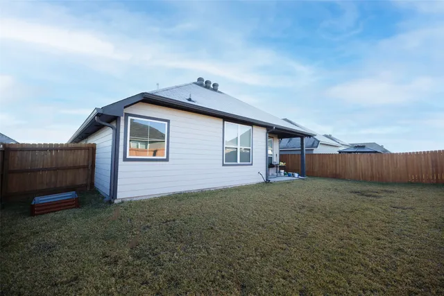 $2,300 | 1008 Old Vine Road, Brenham, TX 77833