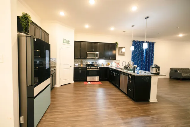 $2,300 | 1008 Old Vine Road, Brenham, TX 77833