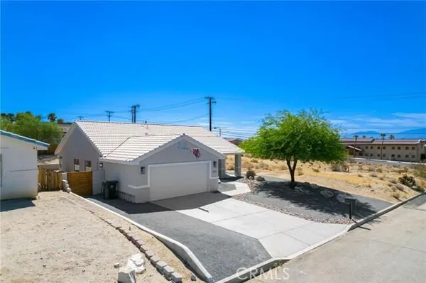 $3,100 | 12920 Maui Way, Desert Hot Springs, CA 92240