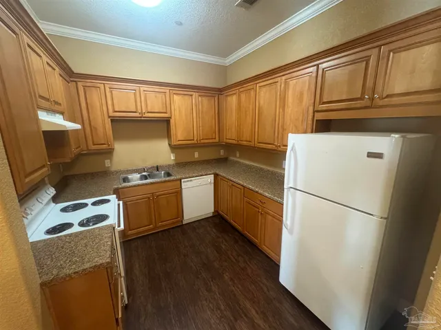 $1,400 | 7071 Lake Joanne Drive, Unit 1D, Pensacola, FL 32506