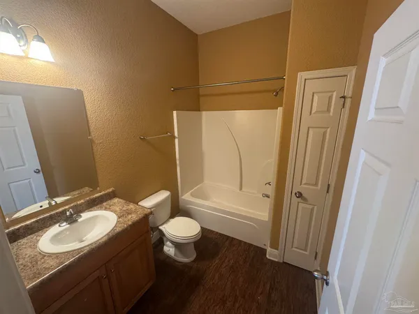 $1,400 | 7071 Lake Joanne Drive, Unit 1D, Pensacola, FL 32506
