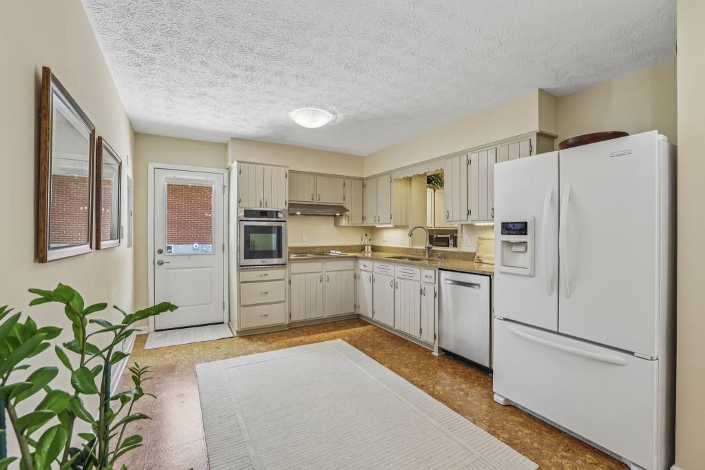 2361 Burch Circle Northeast Atlanta, GA 30319 - Photo 8 of 34