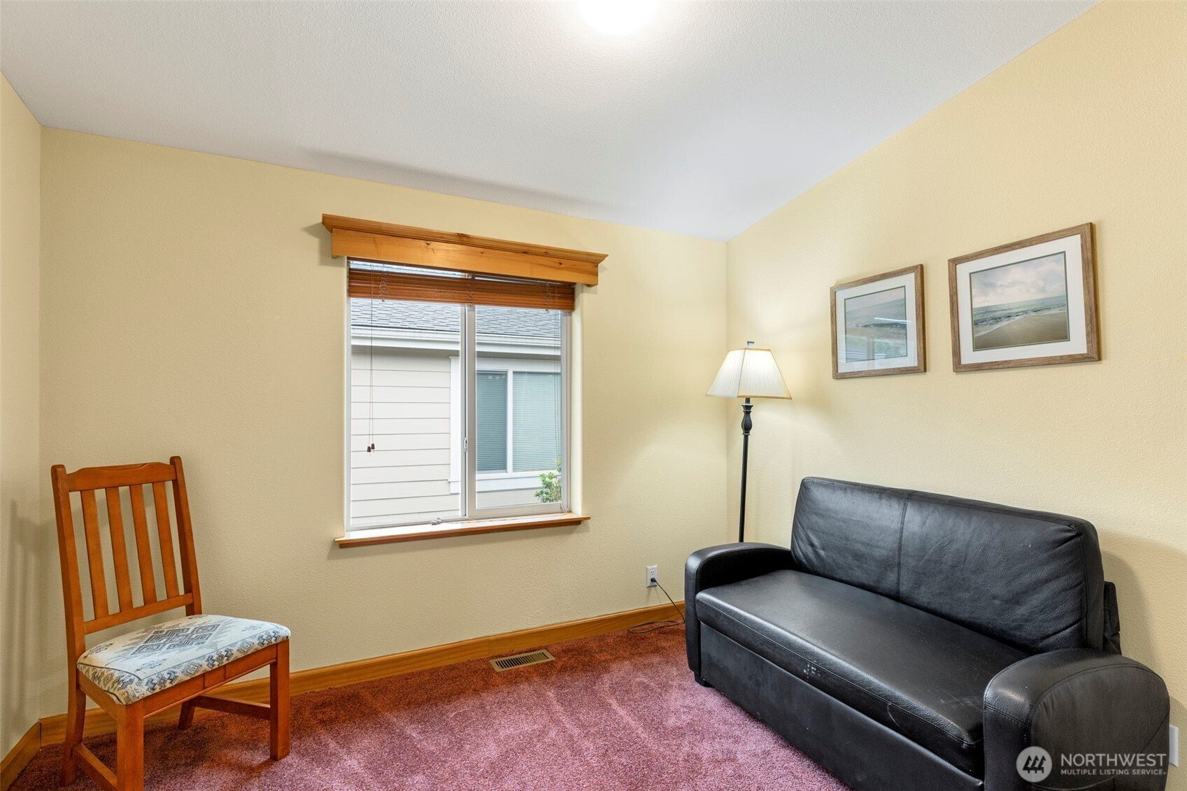 3611 I Street Northeast, Unit 424 Auburn, WA 98002 - Photo 18 of 34 a living room with furniture and a window