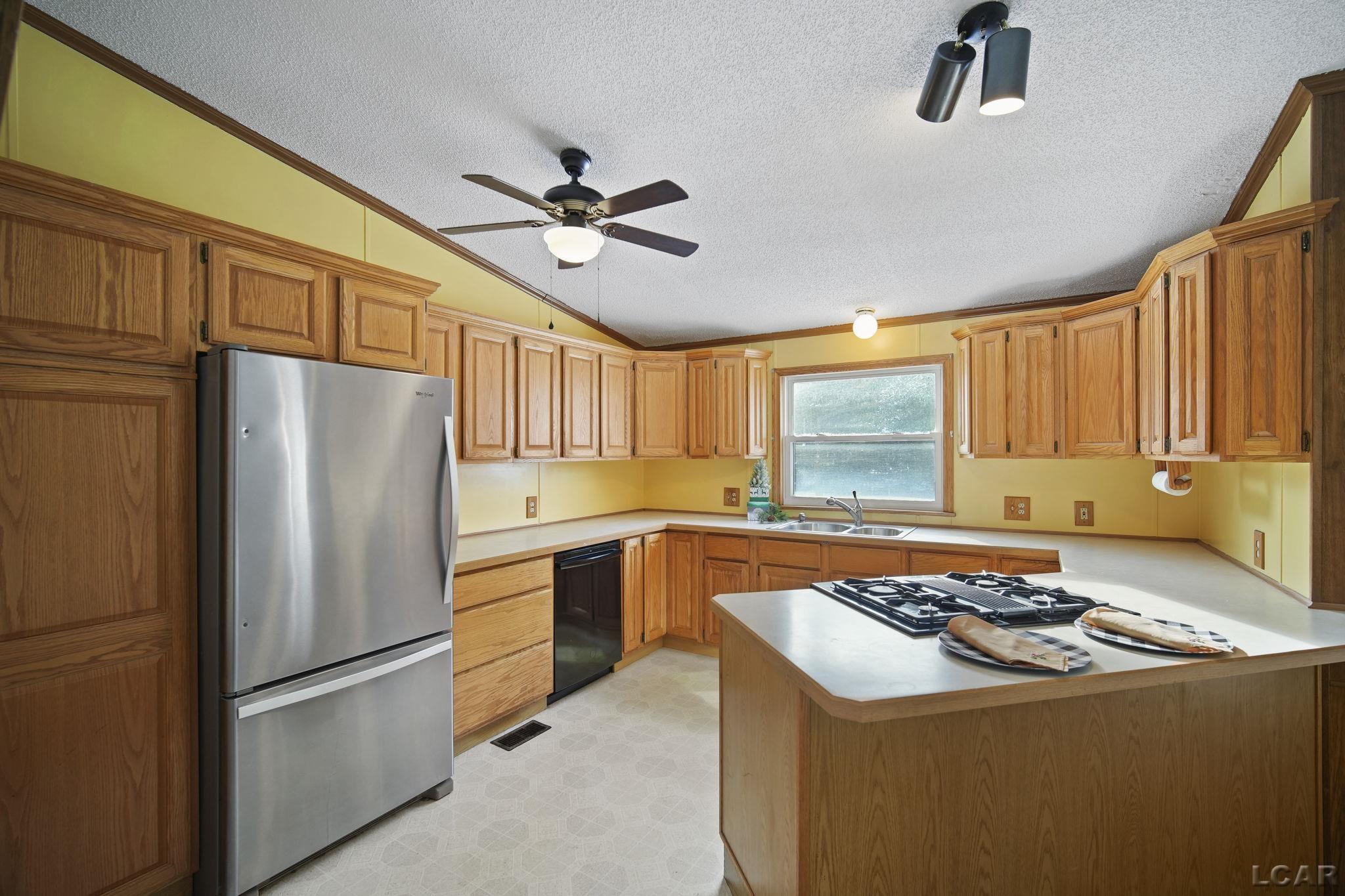 1010 Sutton Road Adrian, MI 49221 - Photo 11 of 42