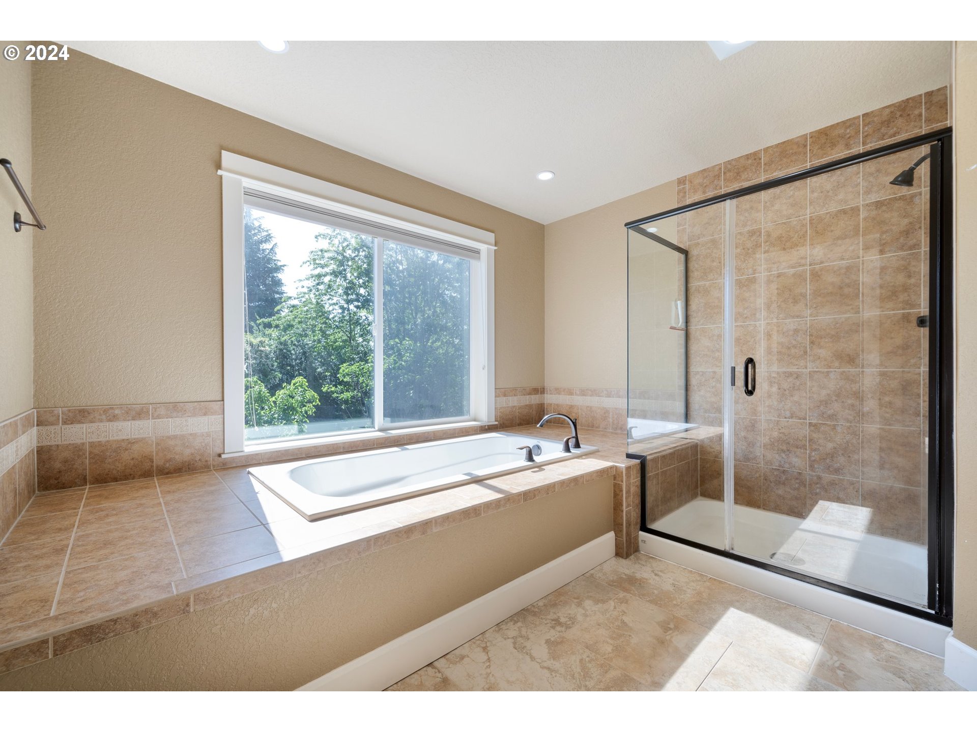 8230 Southwest Sorrento Road Beaverton, OR 97008 - Photo 19 of 32 Gallery Image 19