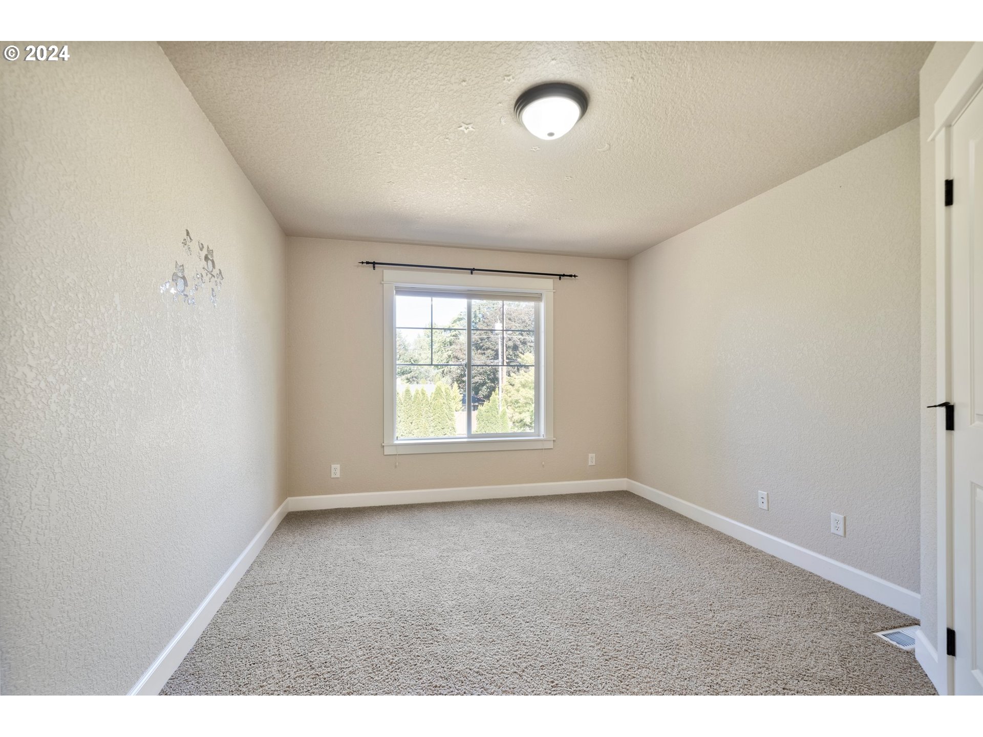 8230 Southwest Sorrento Road Beaverton, OR 97008 - Photo 23 of 32 Gallery Image 23