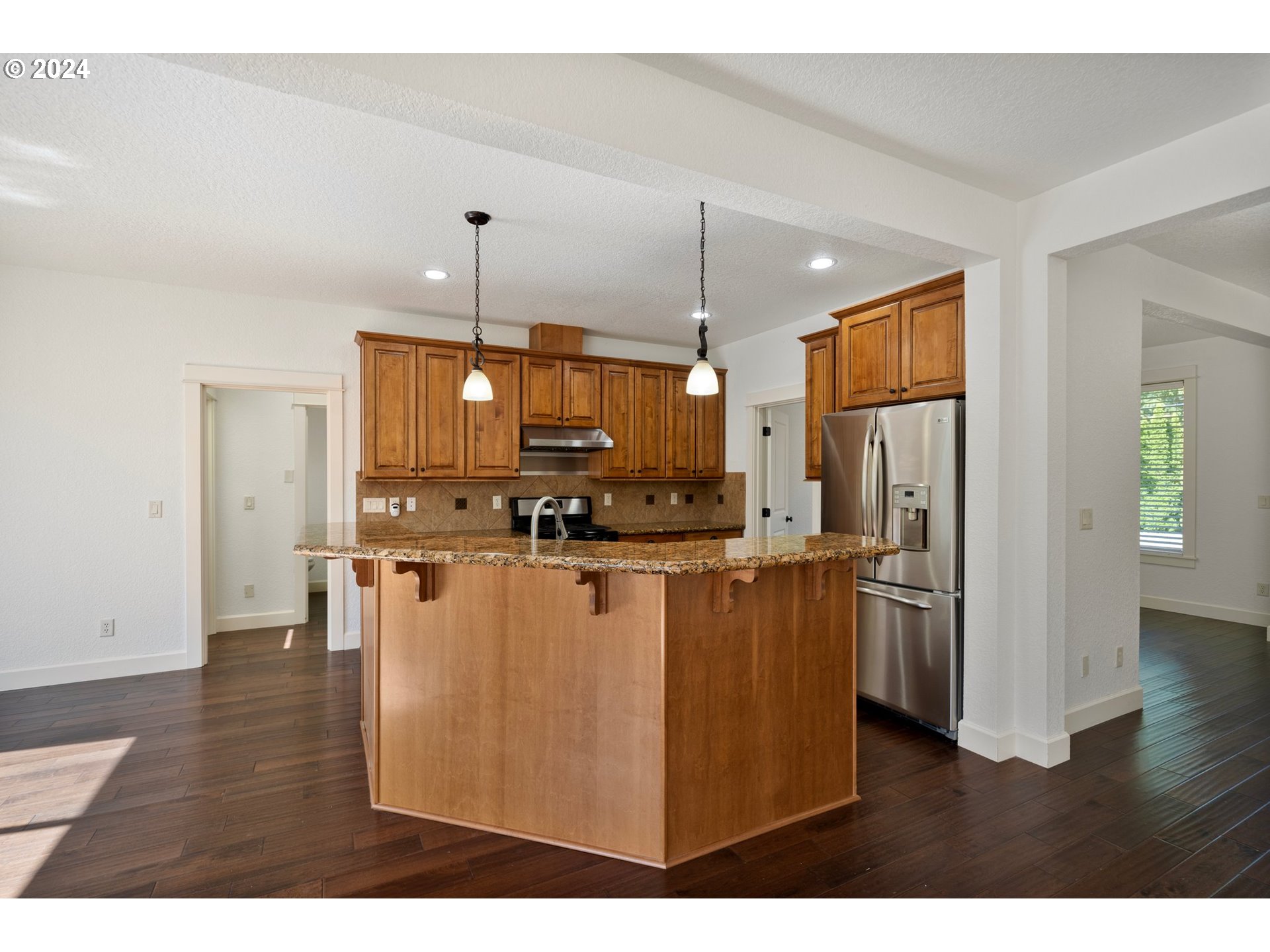 8230 Southwest Sorrento Road Beaverton, OR 97008 - Photo 9 of 32 Gallery Image 9