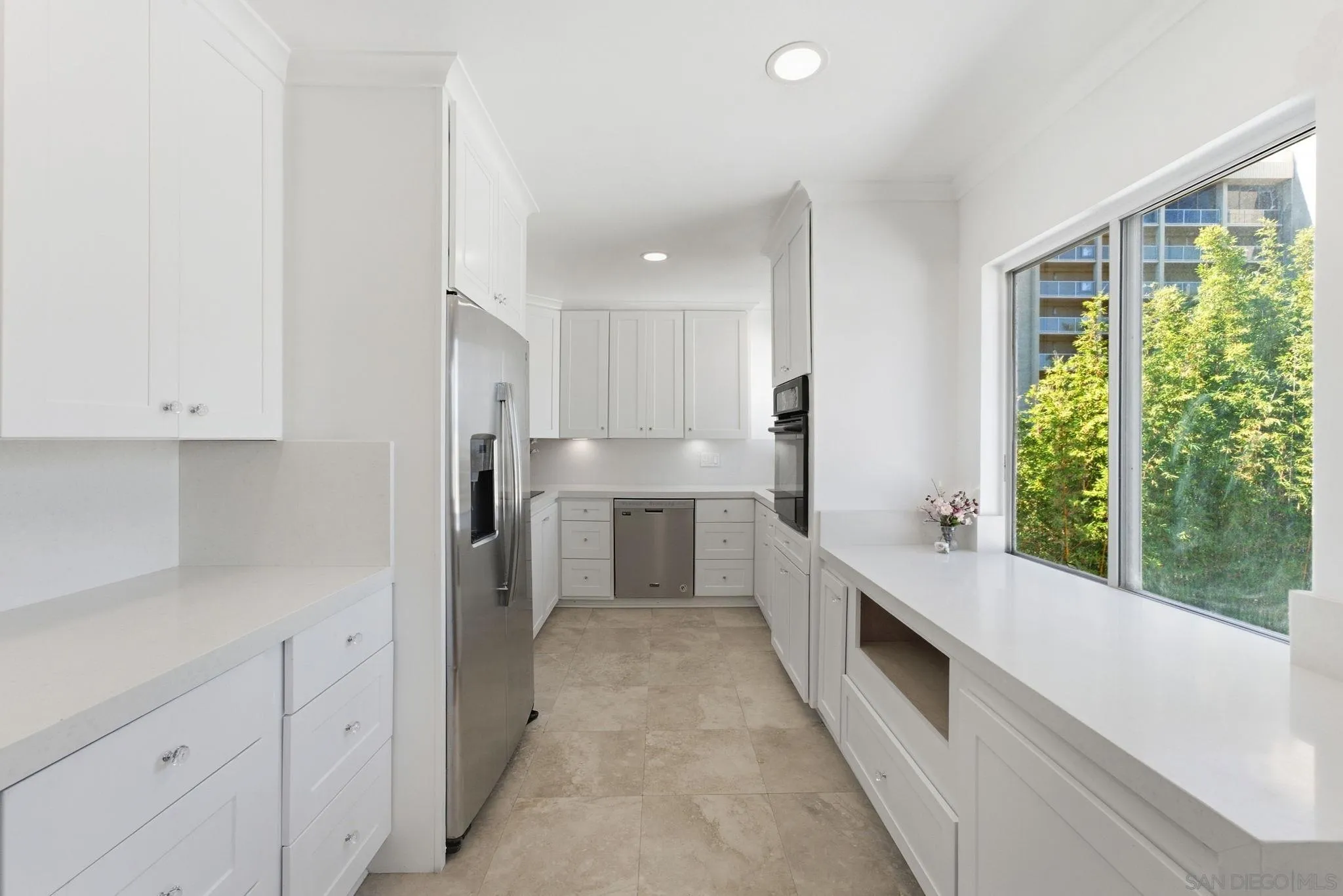 2352 Torrey Pines Road, Unit 9 La Jolla, CA 92037 - Photo 6 of 26 Gallery Image 6