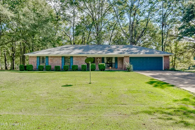 $185,000 | 180 Alton Circle, Benton, MS 39039