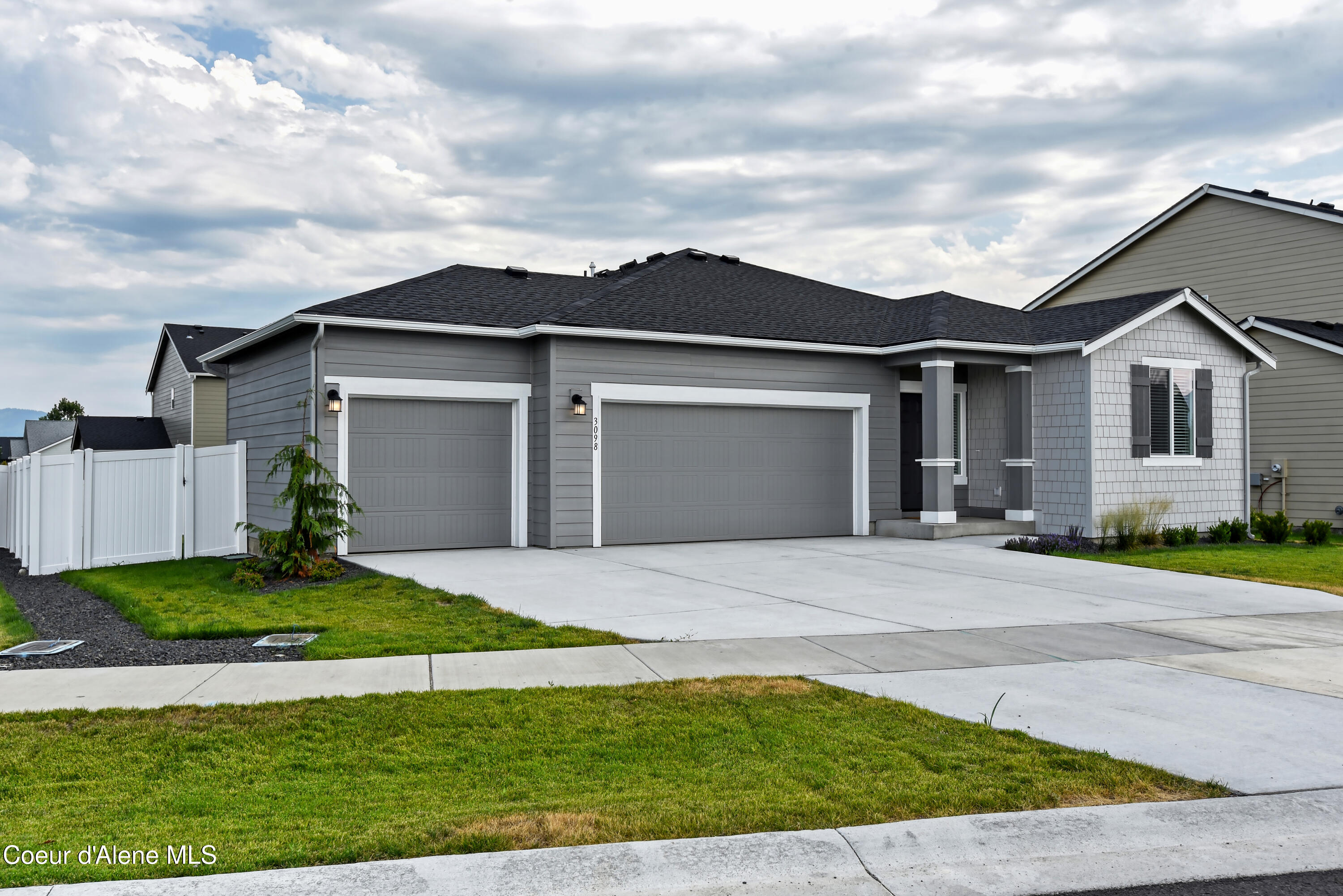 3098 North Marni Road Post Falls, ID 83854 - Photo 2 of 33 39-65136113