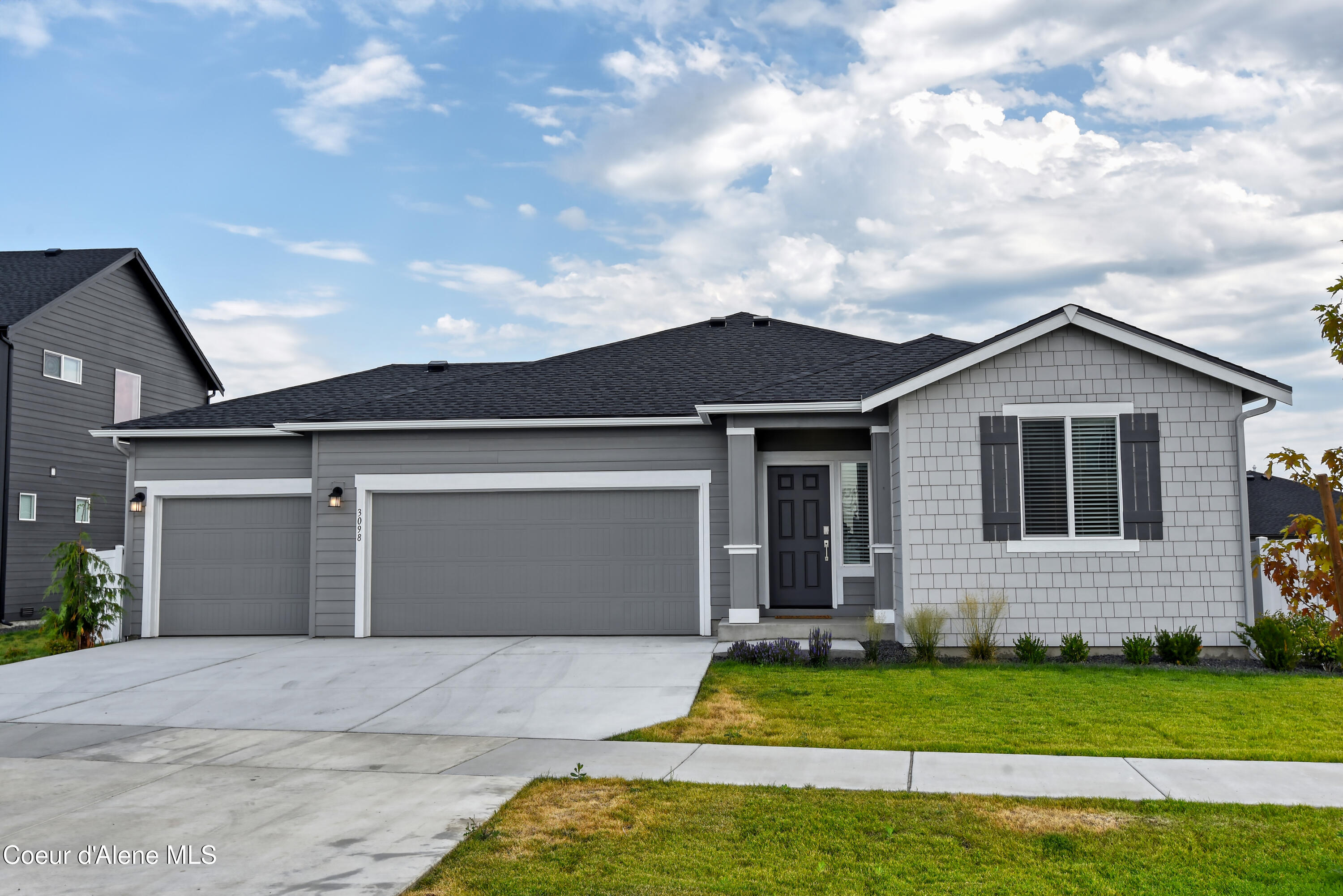 3098 North Marni Road Post Falls, ID 83854 - Photo 3 of 33 01-65136107