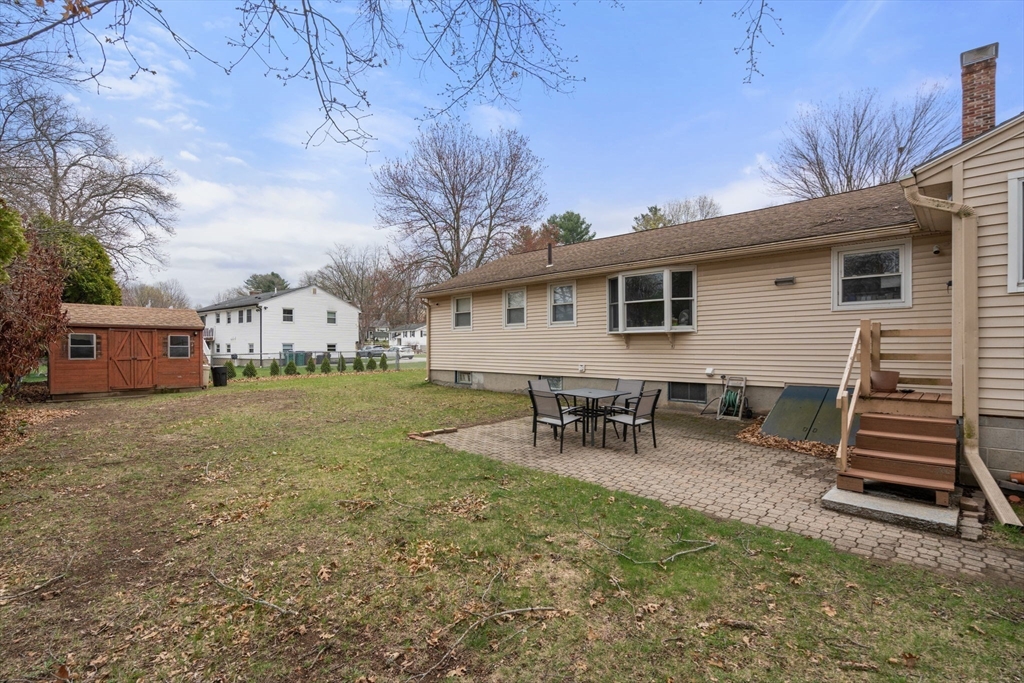 6 Broadview Road Lowell, MA 01852 - Photo 4 of 25
