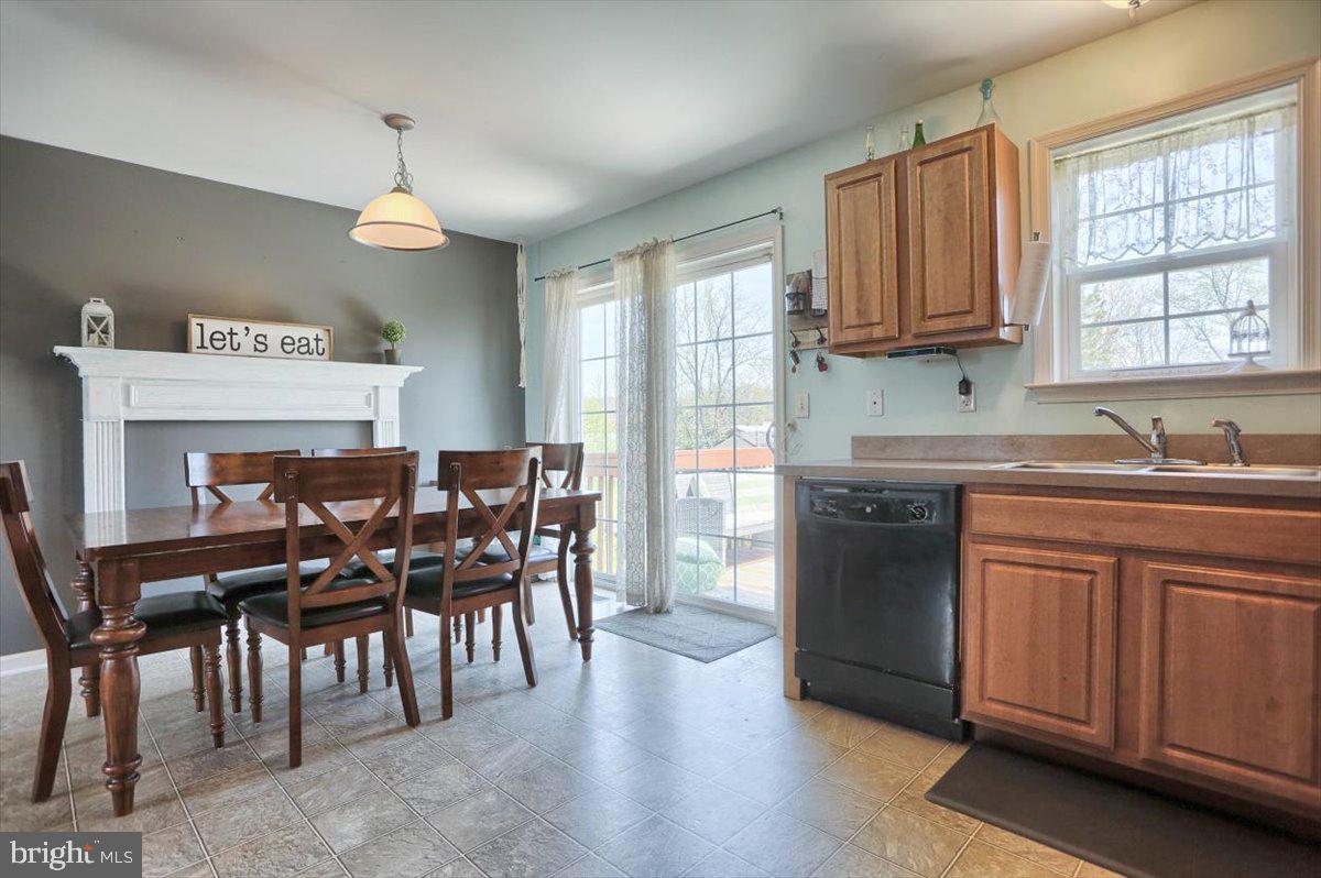 652 Salem Road Etters, PA 17319 - Photo 11 of 27 Gallery Image 11