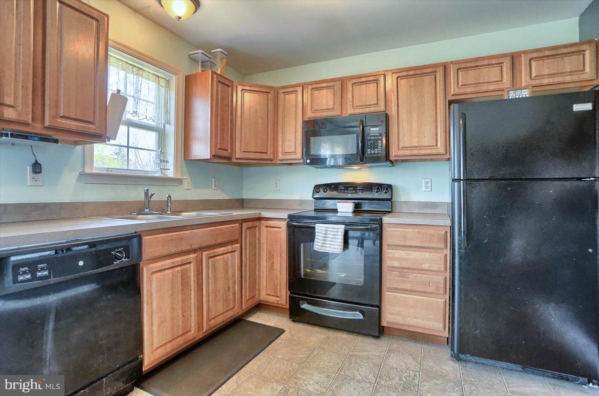 652 Salem Road Etters, PA 17319 - Photo 13 of 27 Gallery Image 13