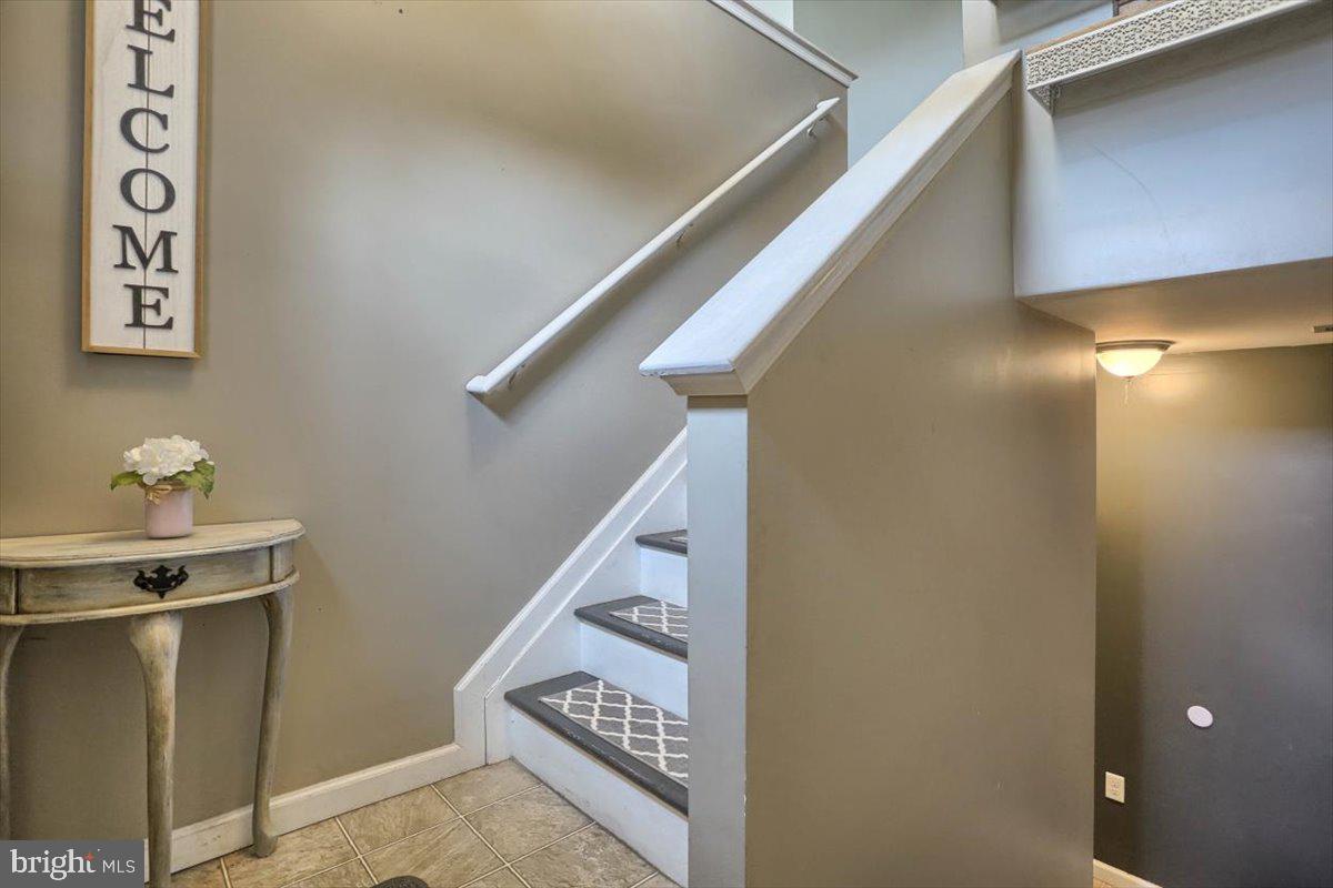 652 Salem Road Etters, PA 17319 - Photo 3 of 27 Gallery Image 3