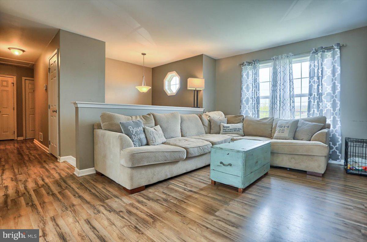 652 Salem Road Etters, PA 17319 - Photo 6 of 27 Gallery Image 6