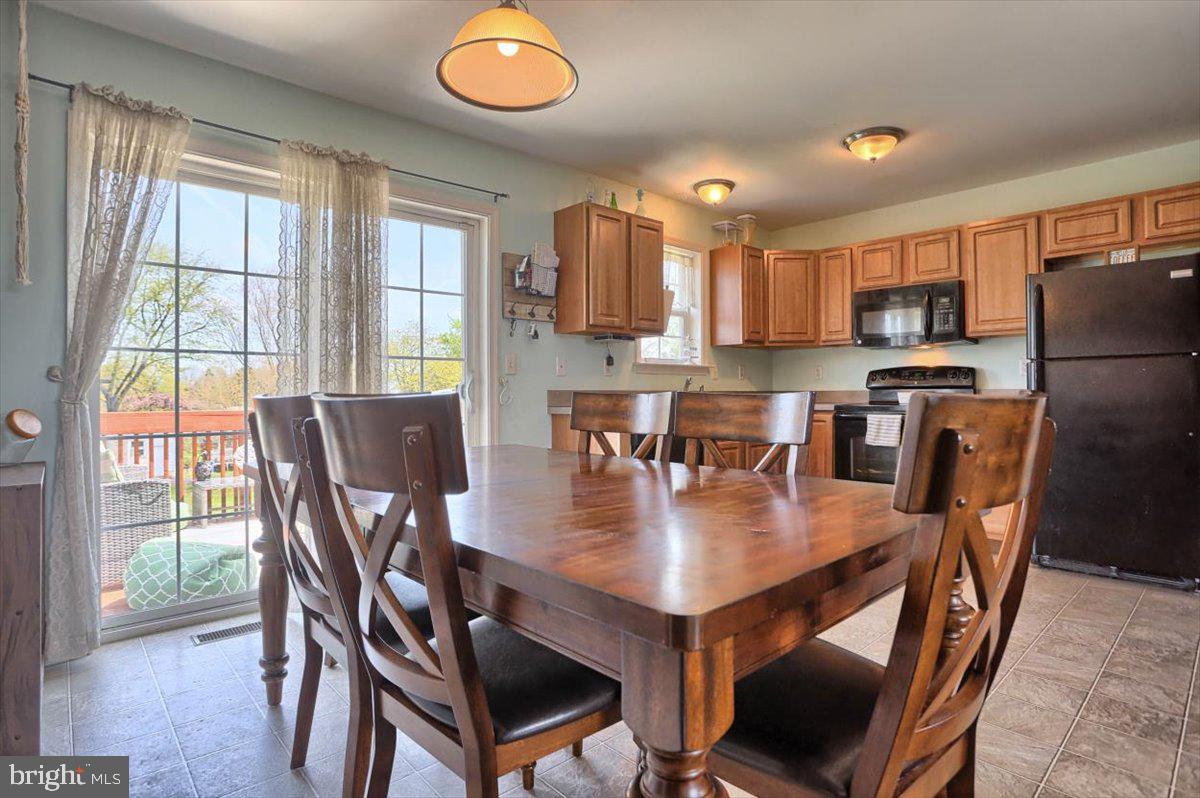 652 Salem Road Etters, PA 17319 - Photo 8 of 27 Gallery Image 8