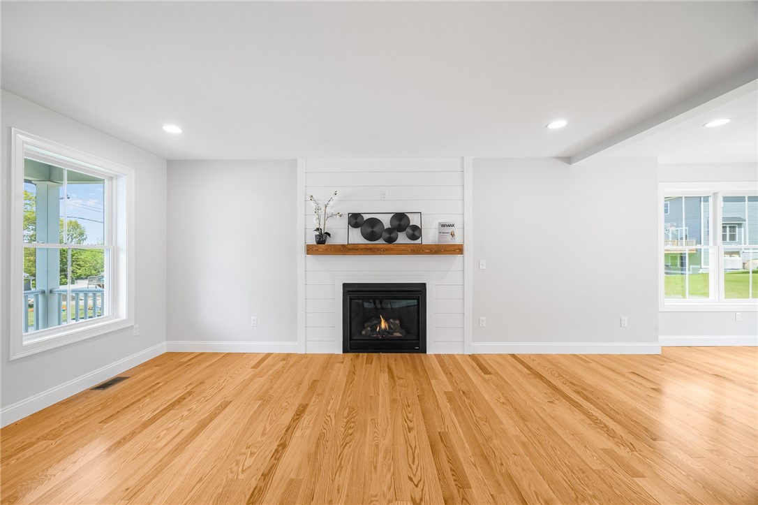 212 St Louis Avenue Woonsocket, RI 02895 - Photo 4 of 38
