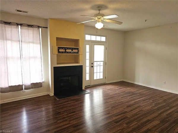$165,000 | 3015 Winston Drive, Unit 111, Burlington, NC 27215