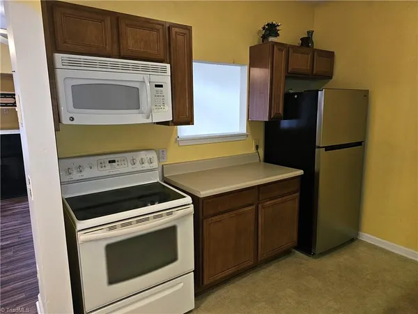 $165,000 | 3015 Winston Drive, Unit 111, Burlington, NC 27215