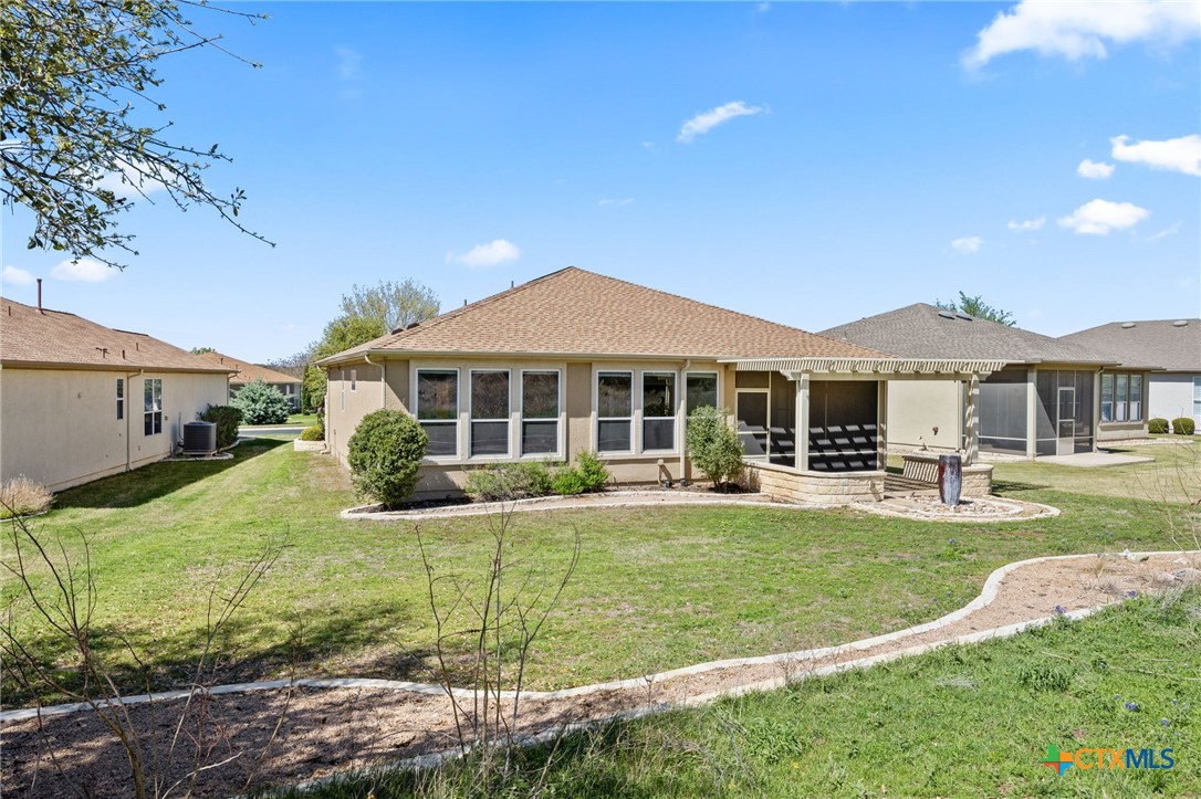 147 Prairie Creek Trail Georgetown, TX 78633 - Photo 10 of 31 View of Back