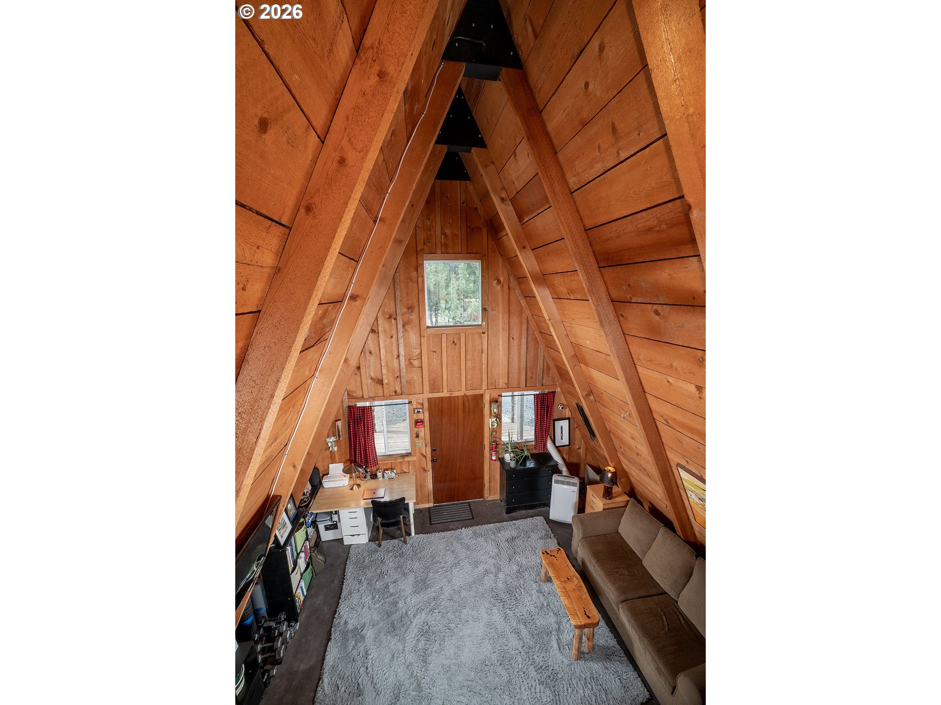 15635 6th Street La Pine, OR 97739 - Photo 15 of 30 a view of entryway and hall