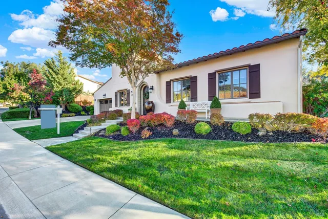 a view of a dining room and livingroom view
