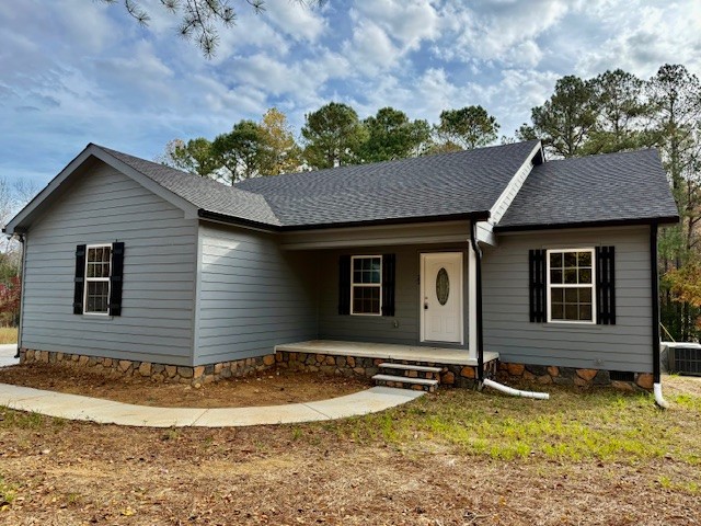 22 Ghea Road Normandy, TN 37360 - Photo 40 of 40 a front view of a house with a yard and garage