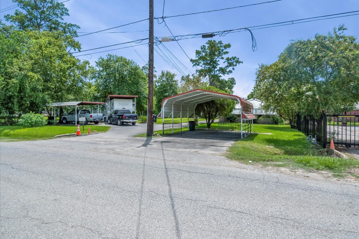 16032 1/2 Ridlon Street Channelview, TX 77530 - Photo 34 of 40 a view of a volley ball court