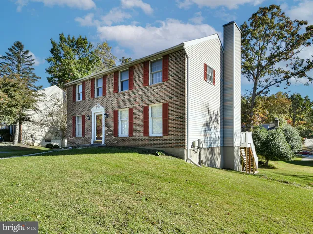 a front view of house with yard