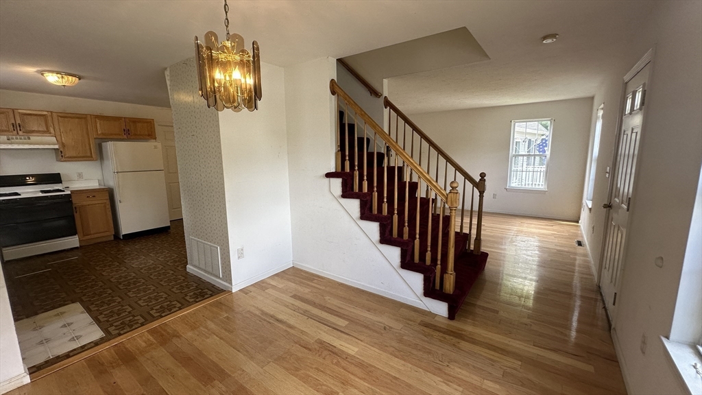 7 Tanners Path Marlborough, MA 01752 - Photo 10 of 34