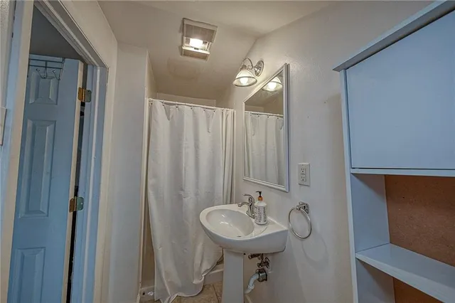 $2,400 | 2336 Sidney Street, Pittsburgh, PA 15203