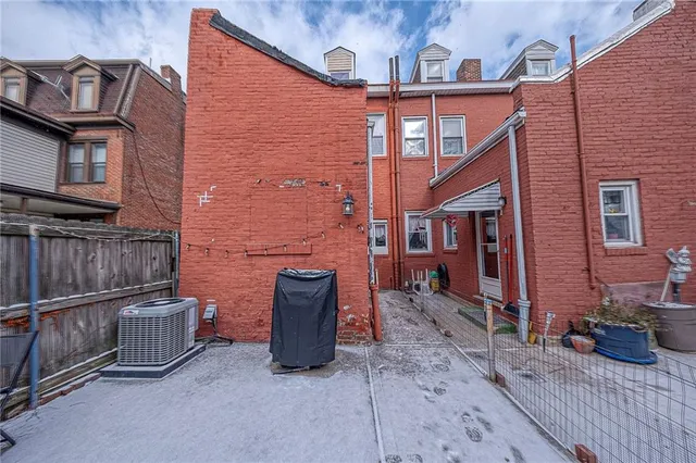 $2,400 | 2336 Sidney Street, Pittsburgh, PA 15203