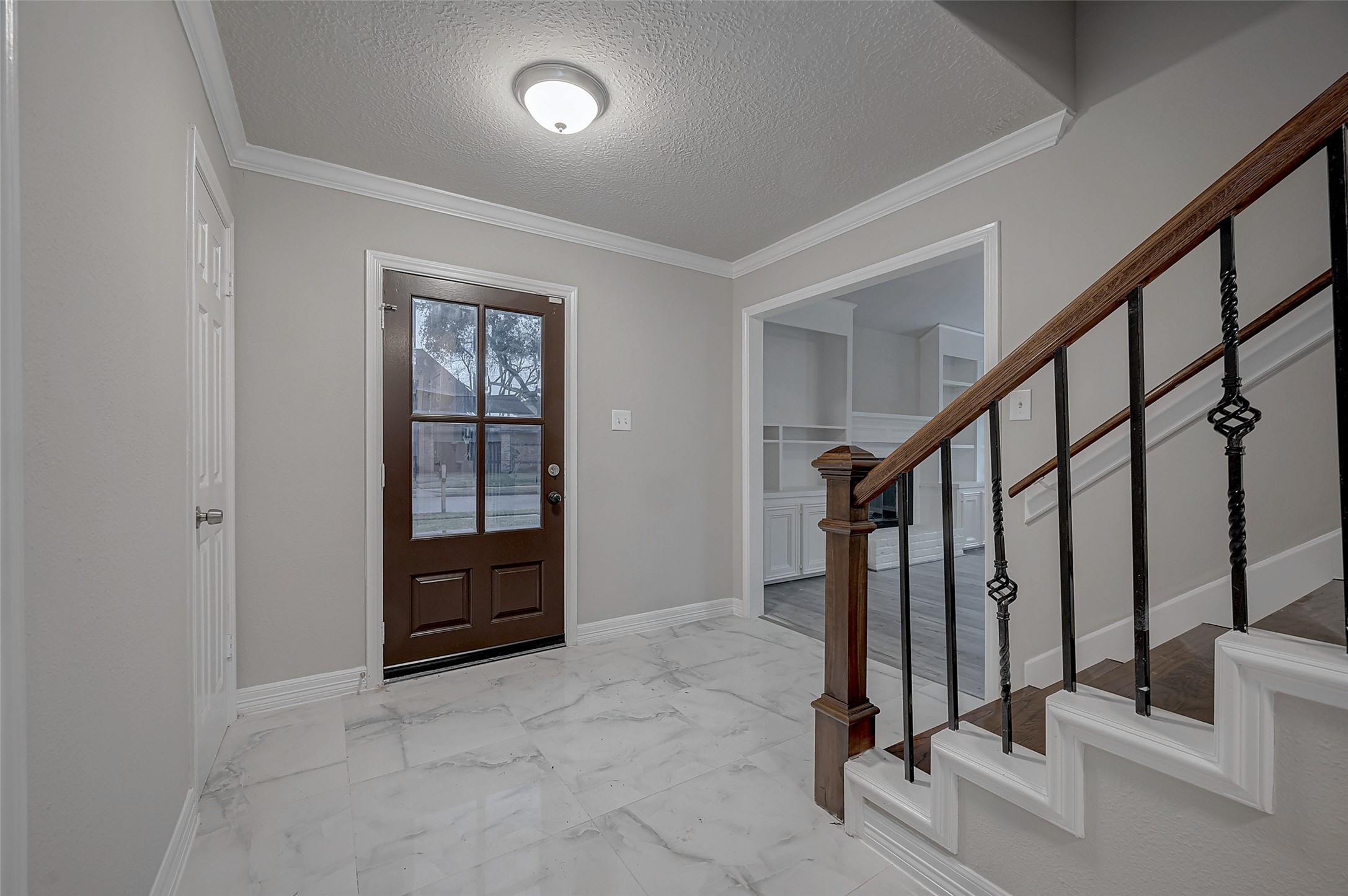 919 Mockingbird Way Sugar Land, TX 77478 - Photo 4 of 41 Another picture of the entryway.
