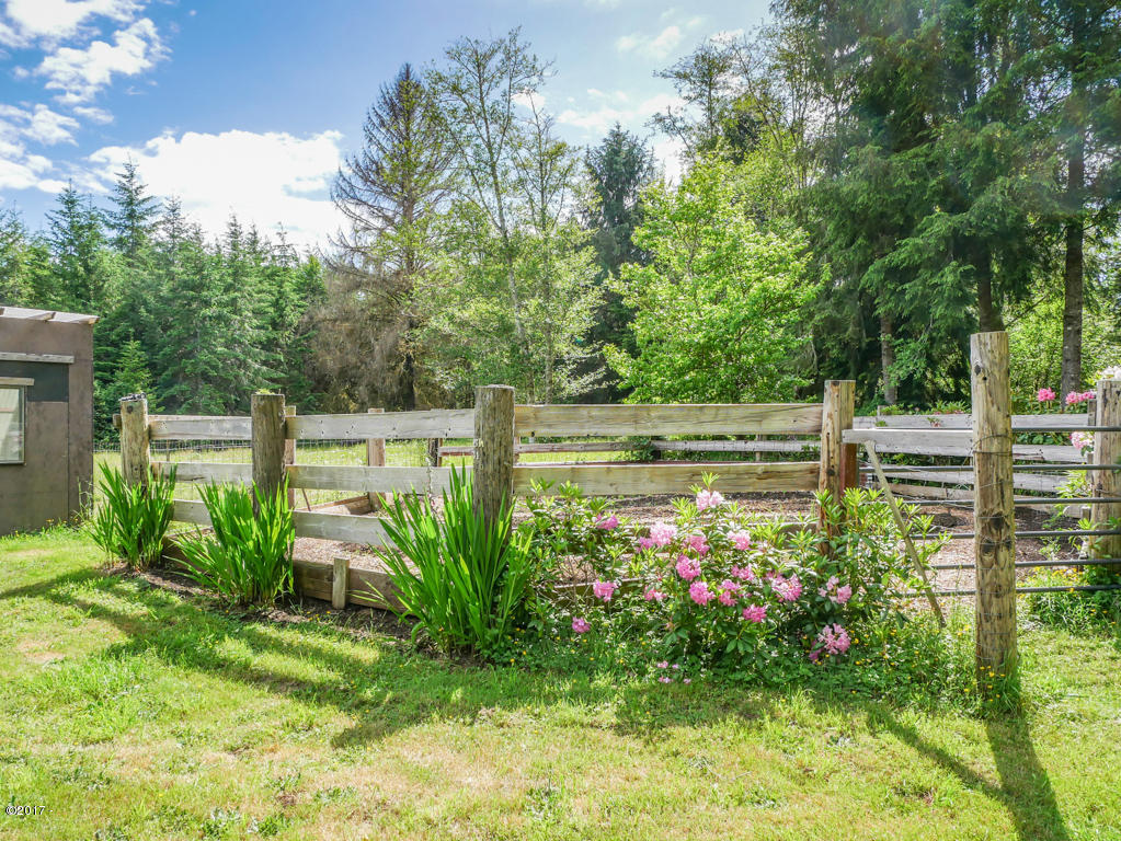 847 Hamer Road Siletz, OR 97380 - Photo 61 of 79 Garden area