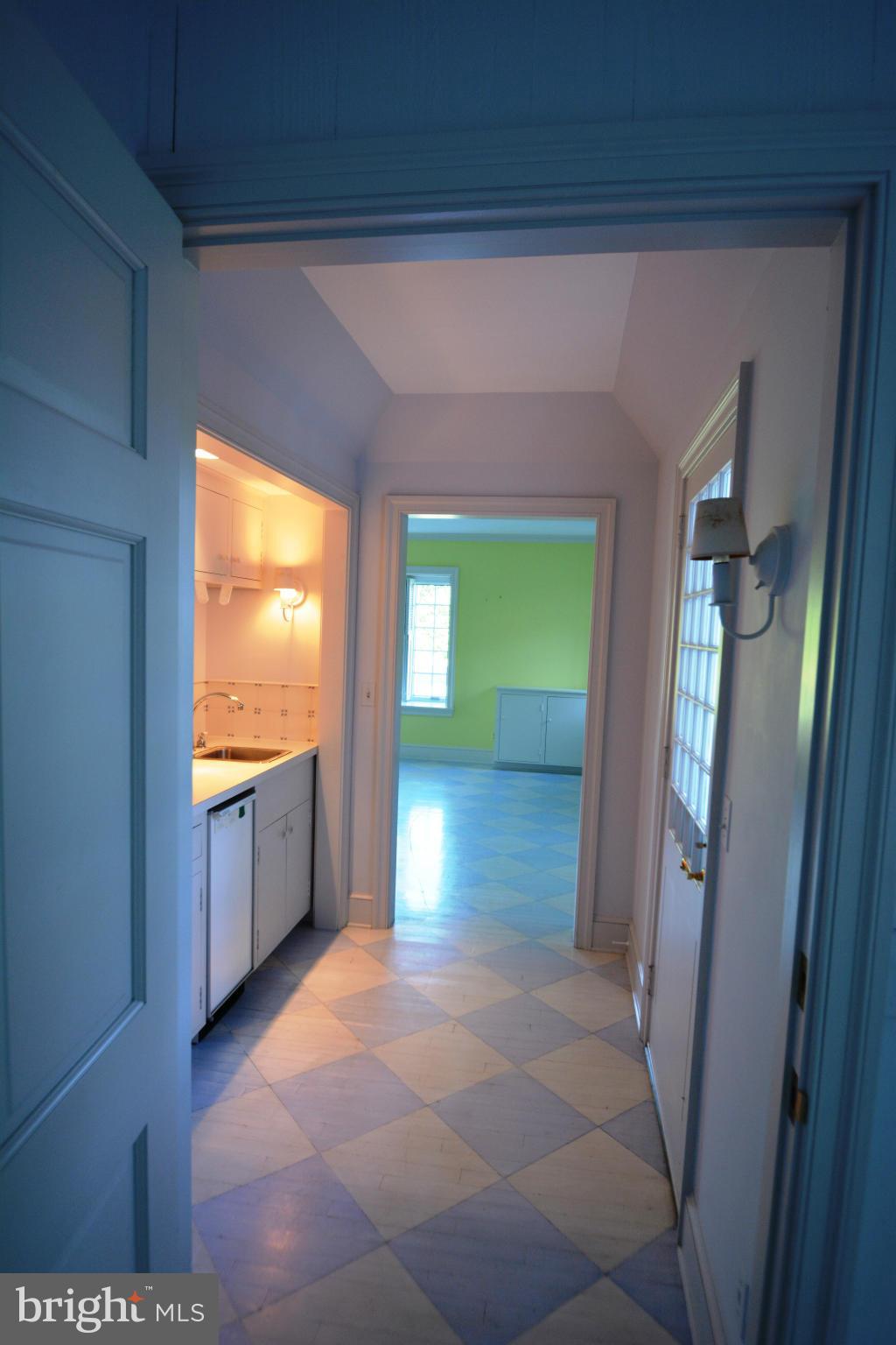 2352 Crenshaw Road Marshall, VA 20115 - Photo 9 of 14 Kitchenette in 1st floor Master