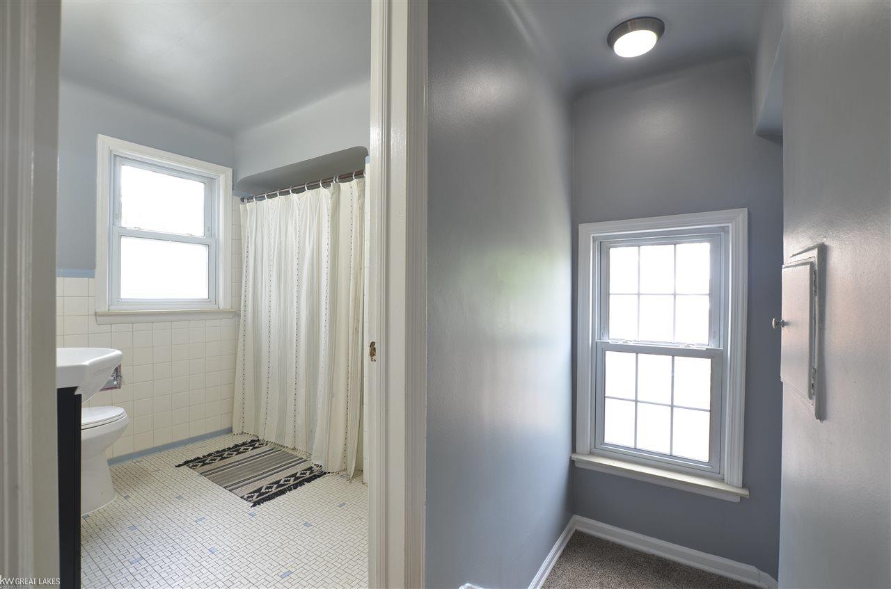 20926 Moross Road Grosse Pointe, MI 48236 - Photo 9 of 16