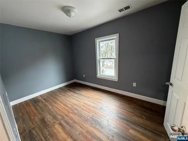 $3,000 | 726-728 East 6th Street, Unit 2 (2ND FLR), Plainfield, NJ 07062