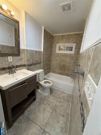 $3,000 | 726-728 East 6th Street, Unit 2 (2ND FLR), Plainfield, NJ 07062