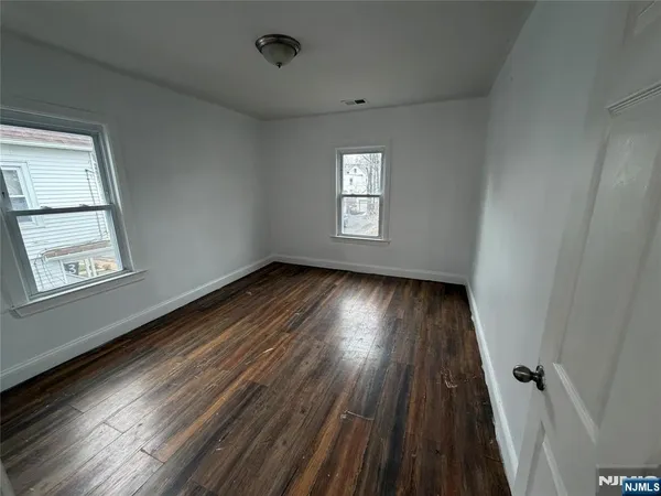 $3,000 | 726-728 East 6th Street, Unit 2 (2ND FLR), Plainfield, NJ 07062