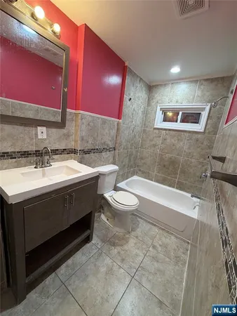 $3,000 | 726-728 East 6th Street, Unit 2 (2ND FLR), Plainfield, NJ 07062